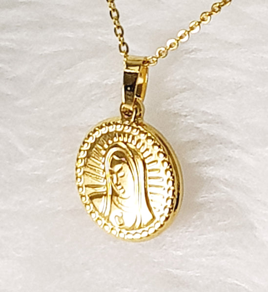 Gold pendant deals mama mary